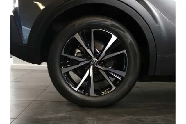 Toyota C-HR (2025) thumbnail 6