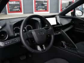 Toyota C-HR (2025) thumbnail 9