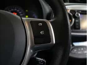 Toyota Yaris (2014) thumbnail 16