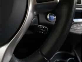 Toyota Yaris (2014) thumbnail 17