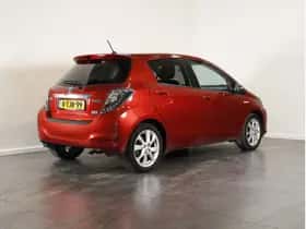 Toyota Yaris (2014) thumbnail 3