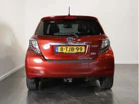 Toyota Yaris (2014) thumbnail 5