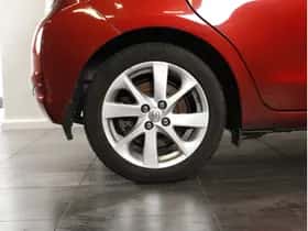 Toyota Yaris (2014) thumbnail 7