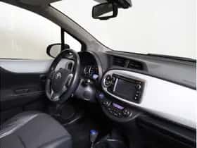 Toyota Yaris (2014) thumbnail 9