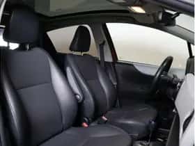 Toyota Yaris (2014) thumbnail 10