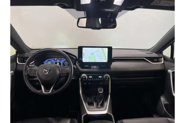 Toyota RAV4 (2024) thumbnail 2