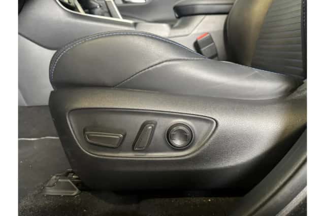 Toyota RAV4 (2024) thumbnail 6