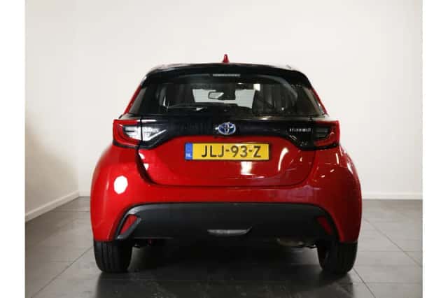 Toyota Yaris (2023) thumbnail 6