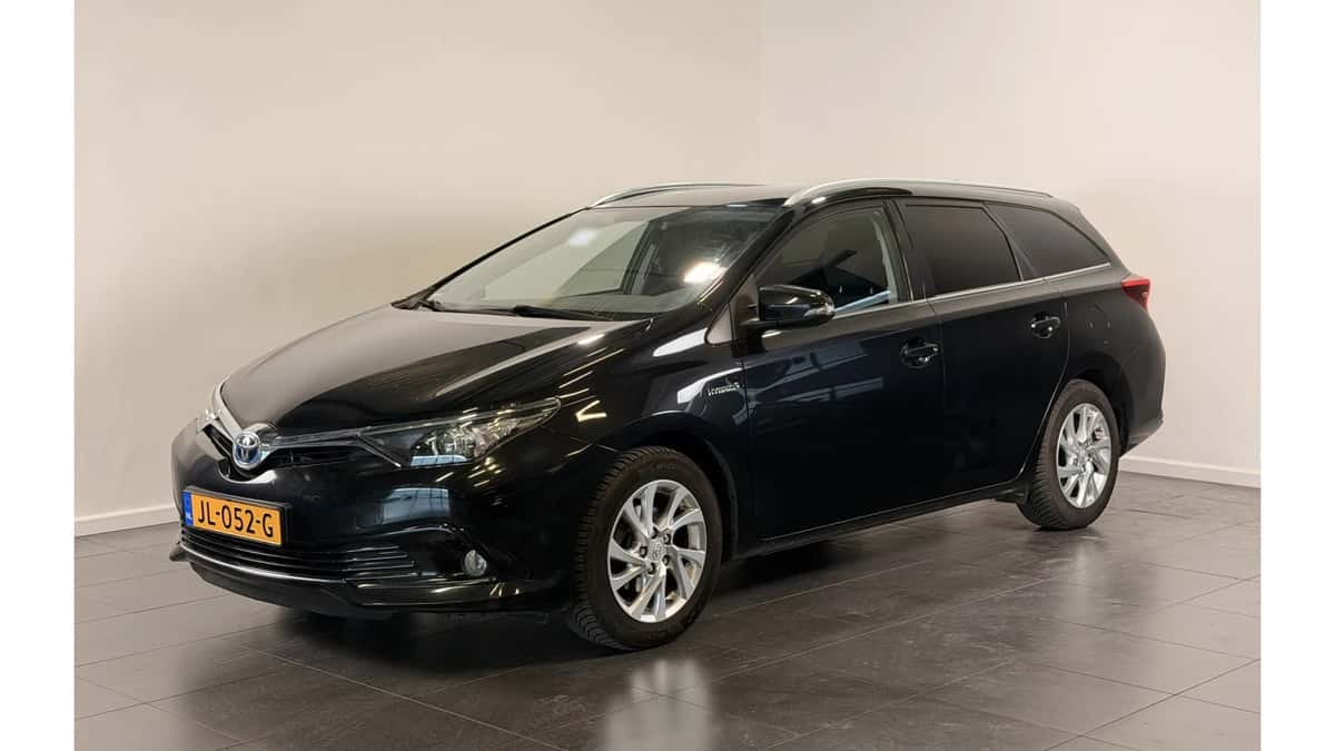 Toyota Auris (2016) — foto 1