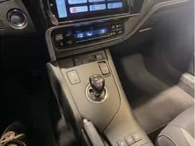 Toyota Auris (2016) thumbnail 14