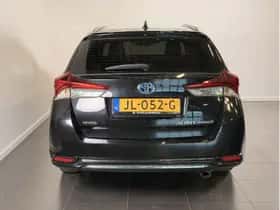 Toyota Auris (2016) thumbnail 5