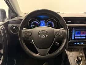 Toyota Auris (2016) thumbnail 7