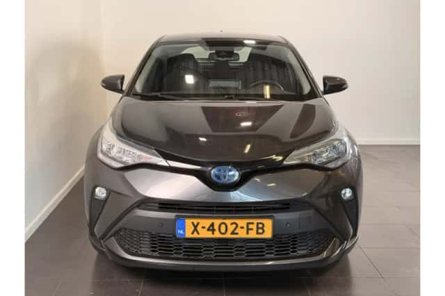 Toyota C-HR (2023) thumbnail 4