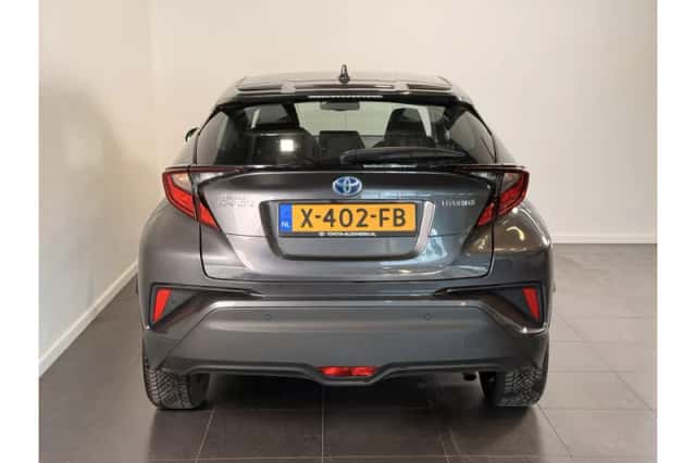 Toyota C-HR (2023) thumbnail 5