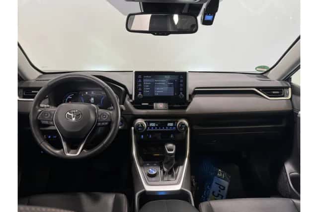 Toyota RAV4 (2022) thumbnail 2