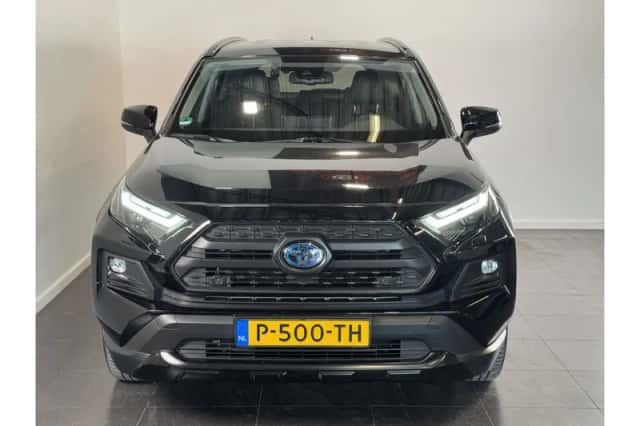 Toyota RAV4 (2022) thumbnail 3