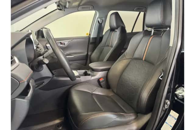 Toyota RAV4 (2022) thumbnail 4