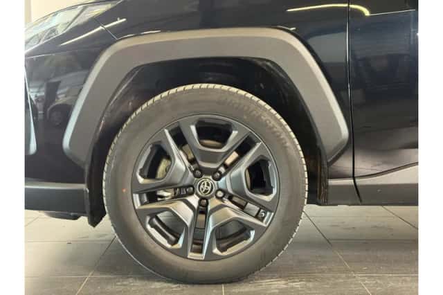 Toyota RAV4 (2022) thumbnail 5