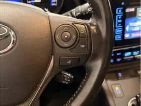 Toyota Auris (2016) thumbnail 11