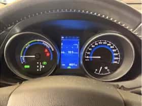 Toyota Auris (2016) thumbnail 12