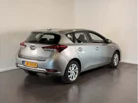 Toyota Auris (2016) thumbnail 3