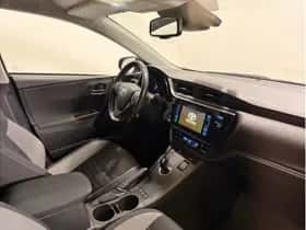 Toyota Auris (2016) thumbnail 7