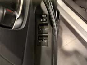 Toyota Auris (2016) thumbnail 8