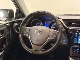 Toyota Auris (2016) thumbnail 9
