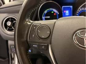 Toyota Auris (2016) thumbnail 10