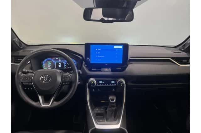 Toyota RAV4 (2024) thumbnail 2