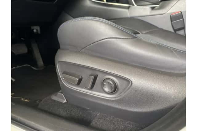 Toyota RAV4 (2024) thumbnail 6