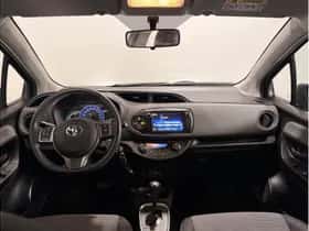 Toyota Yaris (2014) thumbnail 2