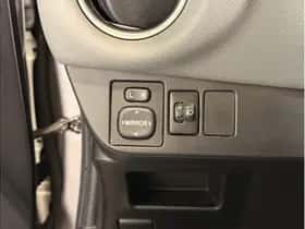 Toyota Yaris (2014) thumbnail 11