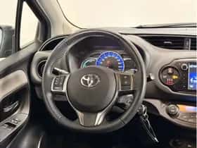 Toyota Yaris (2014) thumbnail 12