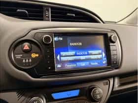 Toyota Yaris (2014) thumbnail 16