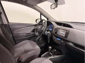 Toyota Yaris (2014) thumbnail 8