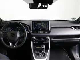 Toyota RAV4 (2020) thumbnail 2