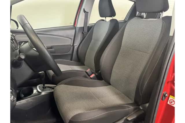 Toyota Yaris (2016) thumbnail 6
