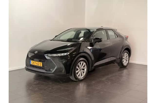 Toyota C-HR (2024) thumbnail 1