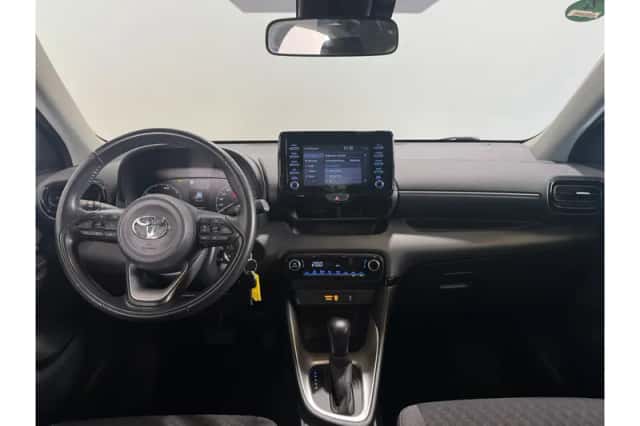 Toyota Yaris (2021) thumbnail 2