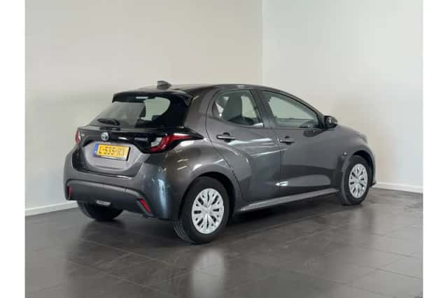 Toyota Yaris (2021) thumbnail 6