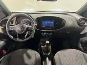 Toyota Aygo X (2024) thumbnail 2