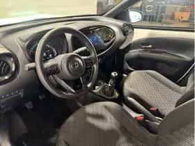 Toyota Aygo X (2024) thumbnail 4