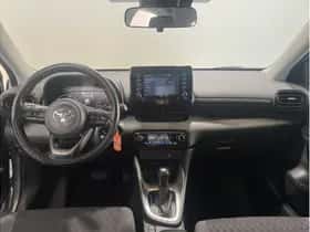 Toyota Yaris (2022) thumbnail 2