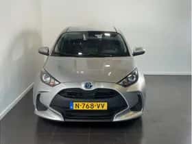 Toyota Yaris (2022) thumbnail 3