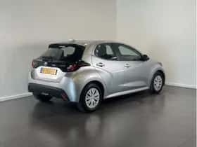 Toyota Yaris (2022) thumbnail 5