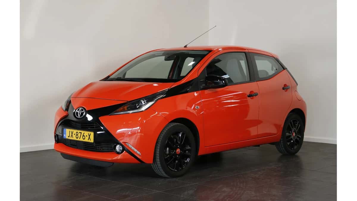 Toyota Aygo (2015) — foto 1