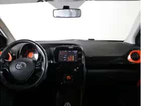 Toyota Aygo (2015) thumbnail 2