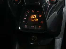 Toyota Aygo (2015) thumbnail 13