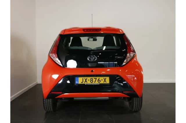 Toyota Aygo (2015) thumbnail 5